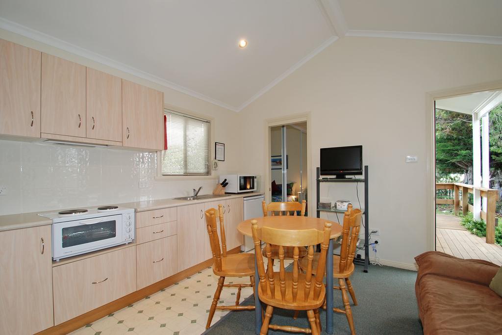 Triabunna Cabin & Caravan Park Exterior photo