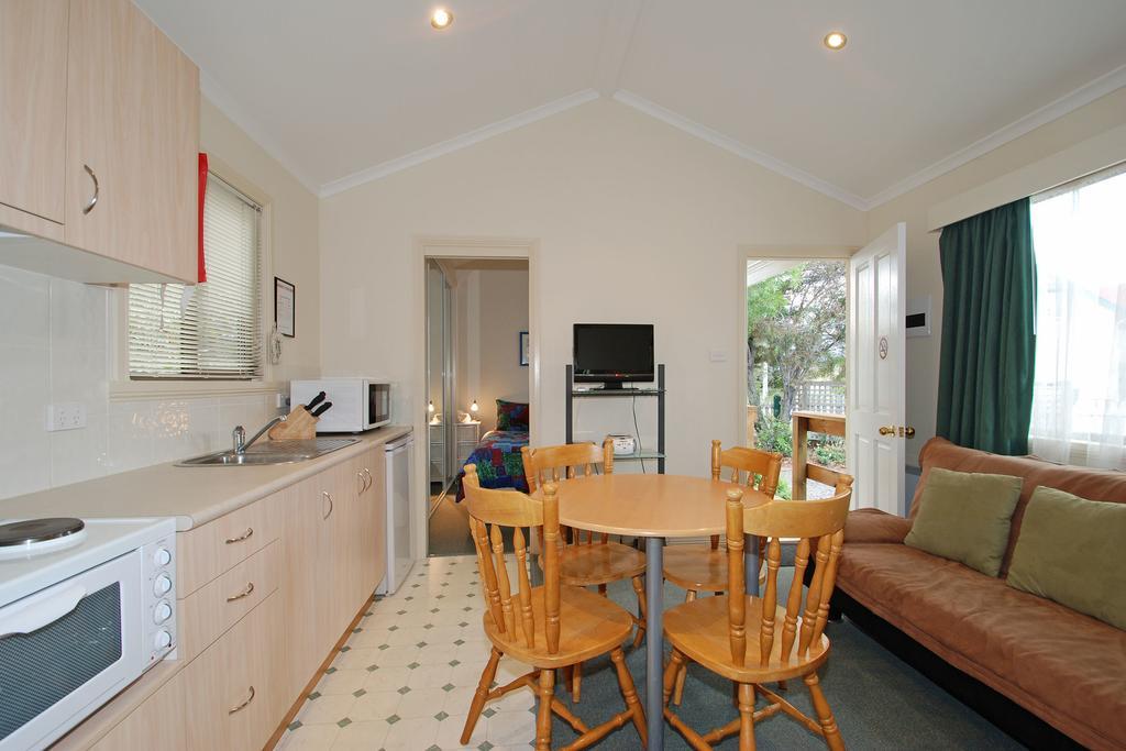 Triabunna Cabin & Caravan Park Room photo